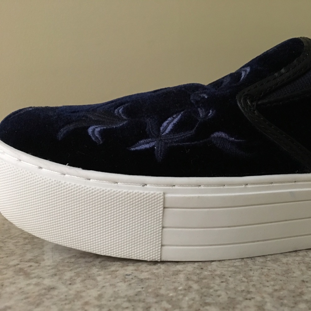NWOT Embroidered Platform Slip Ons